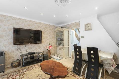 80 Rossiter Road, London, SW12 9RX