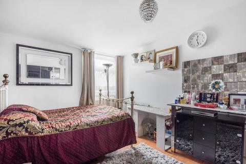 80 Rossiter Road, London, SW12 9RX