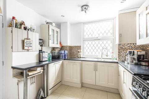 80 Rossiter Road, London, SW12 9RX