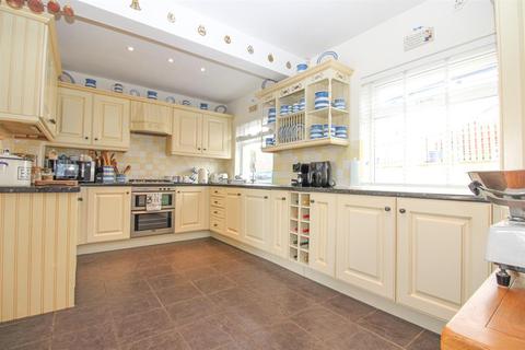 19 Carr Lane, Rawdon, Leeds, LS19 6PD