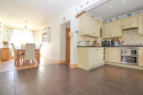 19 Carr Lane, Rawdon, Leeds, LS19 6PD