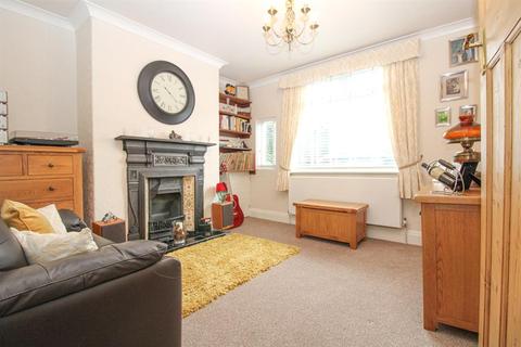 19 Carr Lane, Rawdon, Leeds, LS19 6PD