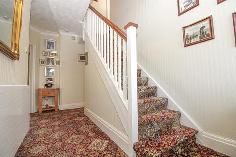 19 Carr Lane, Rawdon, Leeds, LS19 6PD