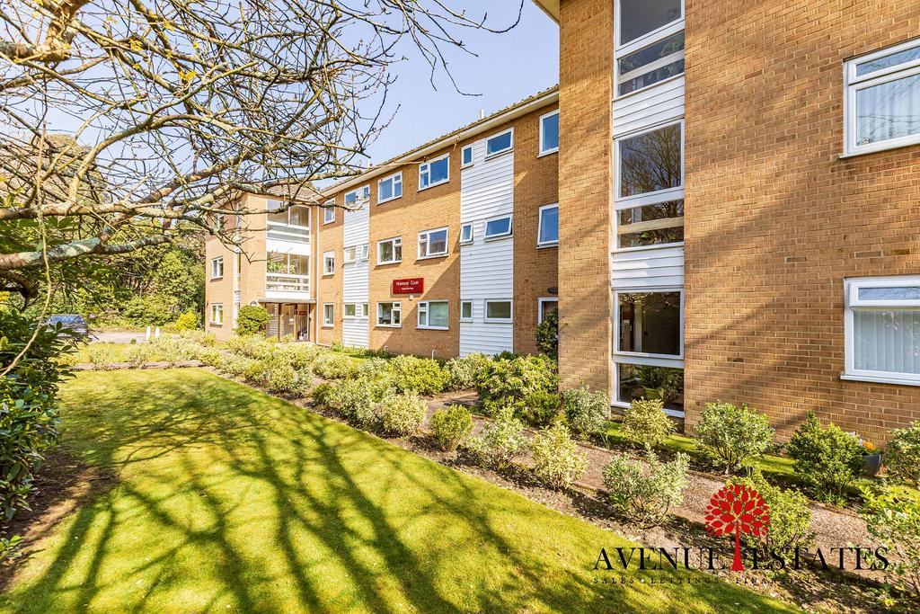 13 Dean Park Road, Bournemouth BH1 2 bed apartment £229,950