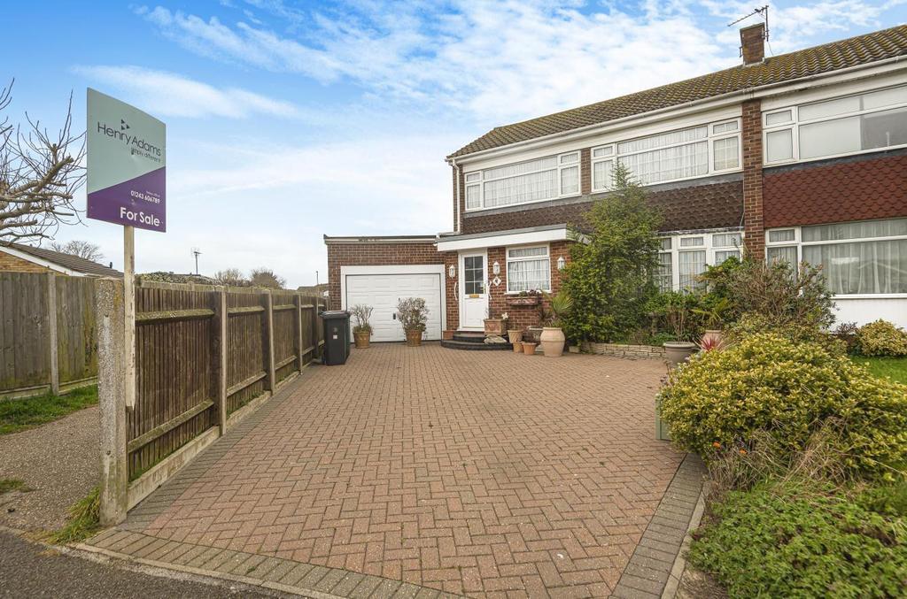 Marine Drive, Selsey, PO20 3 bed semidetached house £325,000