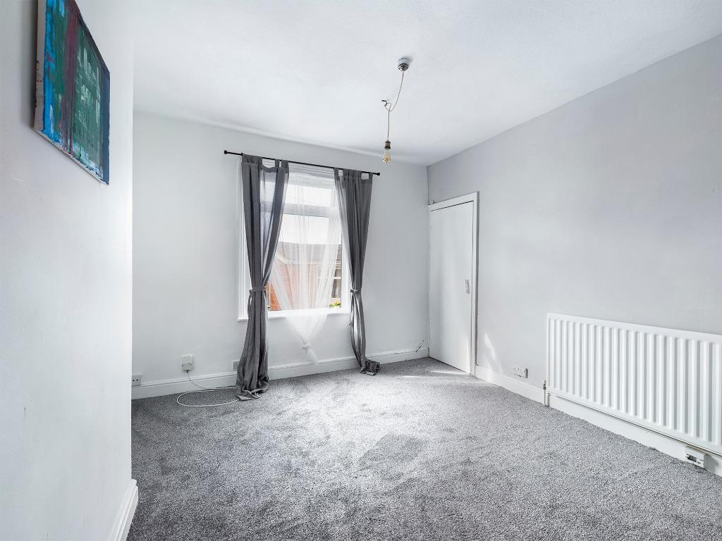 Dartmouth Street, Burslem, StokeonTrent, ST6 3 bed end of terrace