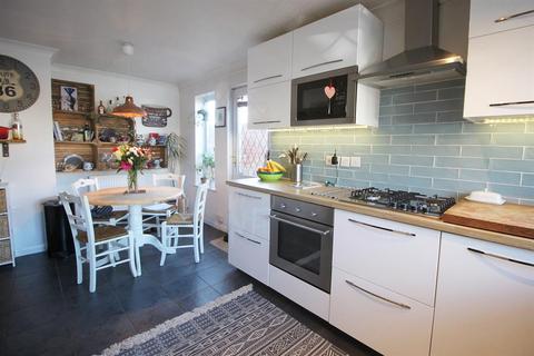 2 Cranmore, Netley Abbey, Southampton, SO31 5GG