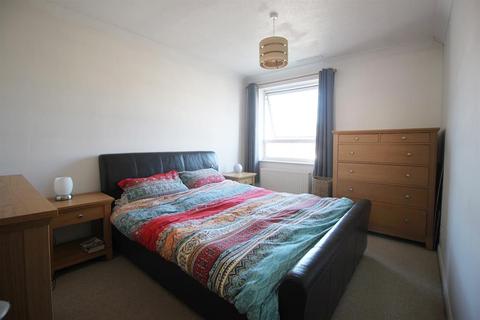2 Cranmore, Netley Abbey, Southampton, SO31 5GG