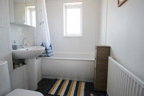 2 Cranmore, Netley Abbey, Southampton, SO31 5GG