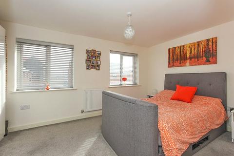 5 Hardy Close, Queenborough, ME11 5AU