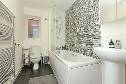 5 Hardy Close, Queenborough, ME11 5AU
