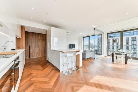 2 bedroom apartment to rent, Capital Building, Embassy Gardens, London, SW11