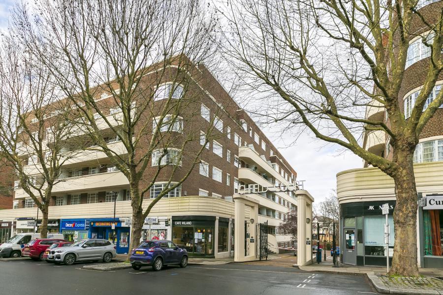 Lichfield Court, Richmond 2 bed flat £499,950