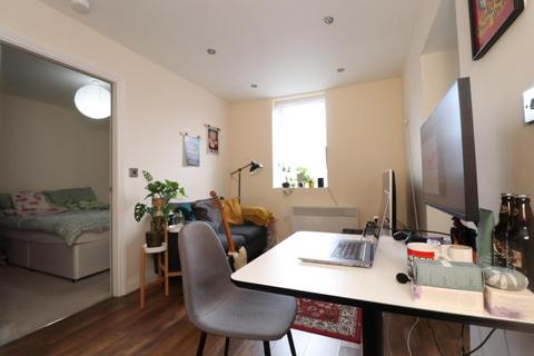 1 bedroom apartment to rent - BRUNSWICK COURT, LEEDS, LS2 7SA