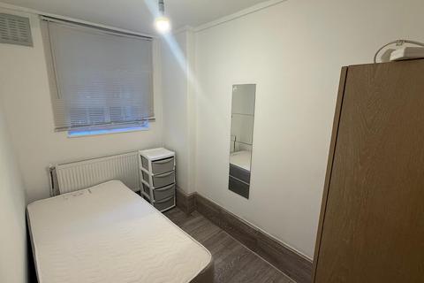 3 bedroom flat to rent, Cyrus House EC1V