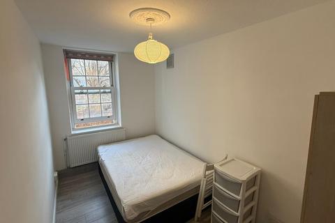 3 bedroom flat to rent, Cyrus House EC1V