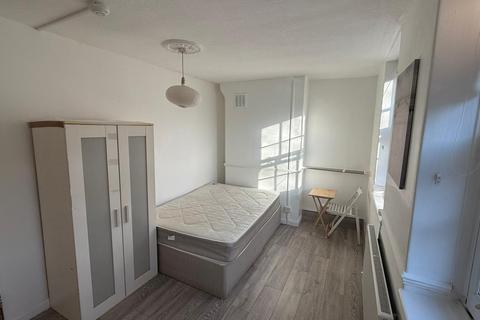 3 bedroom flat to rent, Cyrus House, Farringdon, EC1V