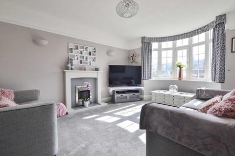 17 Churchfield Road, Upton St Leonards, Gloucester, GL4 8AT