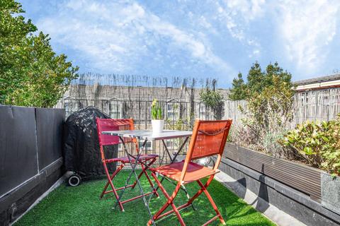 25b Dalling Road, London, W6 0JD