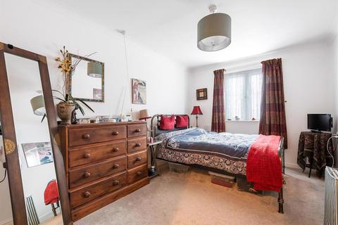 2 bedroom flat for sale - Culverley Road, London, SE6 2LE
