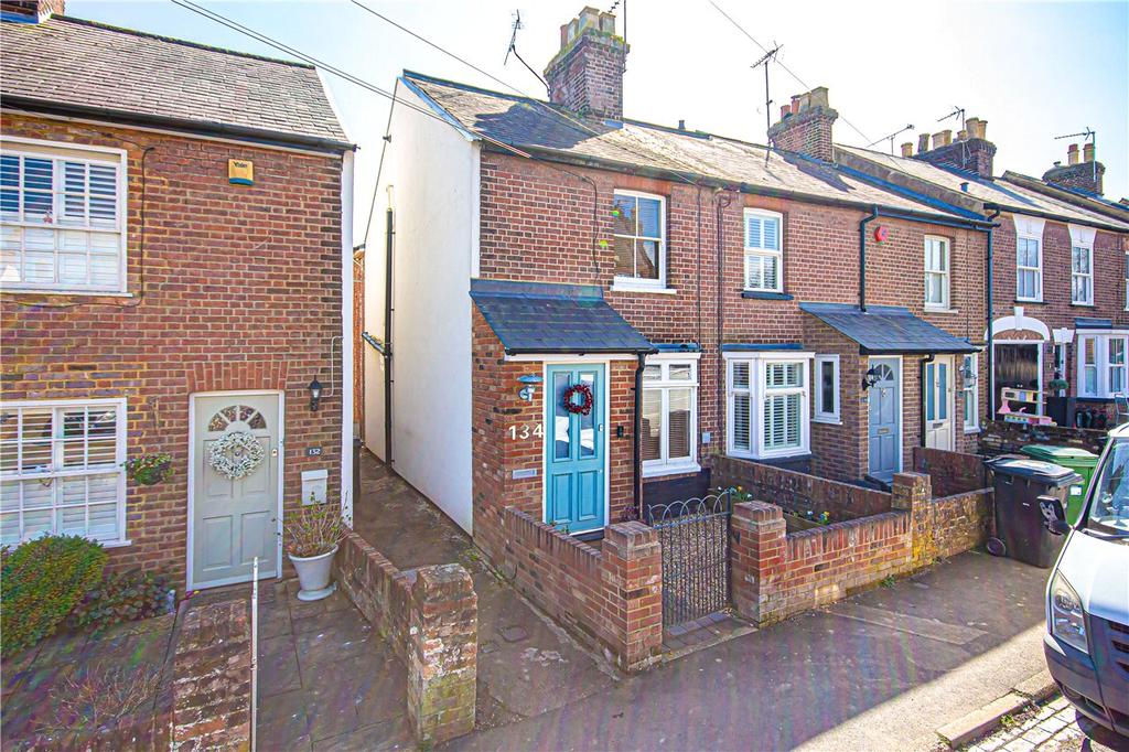 Cravells Road, Harpenden, Hertfordshire 2 bed end of terrace house £
