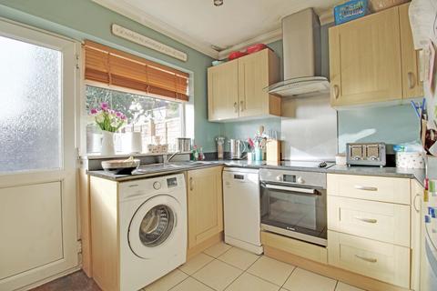 21 Beech Grove, Addlestone, KT15 1QQ