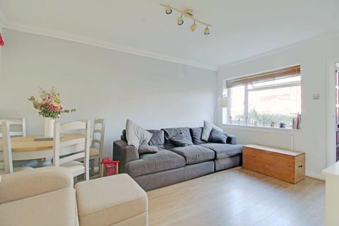 21 Beech Grove, Addlestone, KT15 1QQ