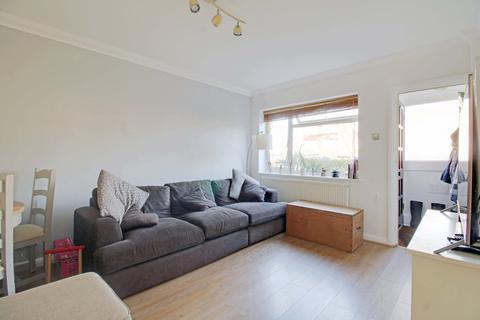 21 Beech Grove, Addlestone, KT15 1QQ