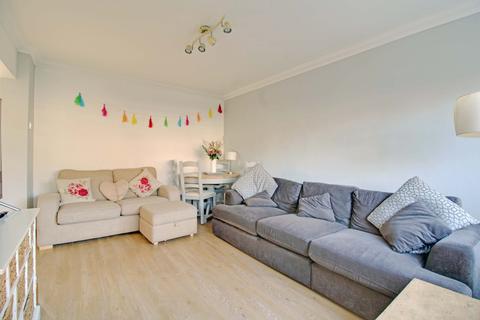 21 Beech Grove, Addlestone, KT15 1QQ