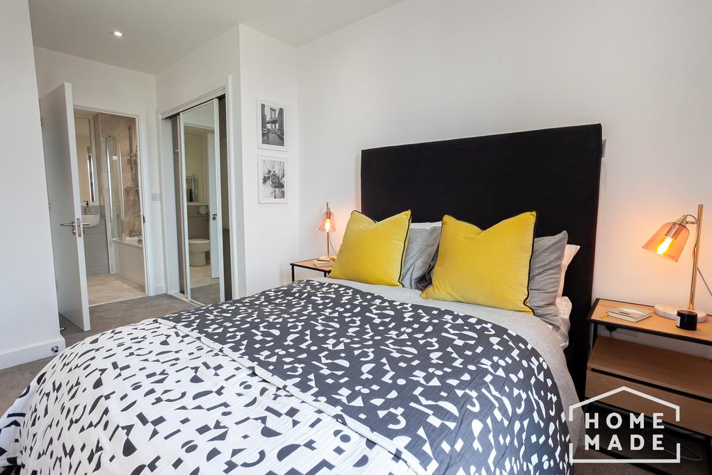 2bed show (57)-min.jpg