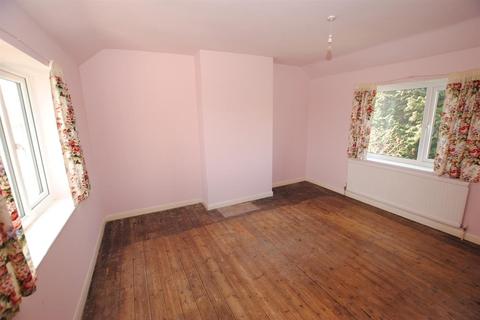 554 Derby Road, Wingerworth, Chesterfield, S42 6LX
