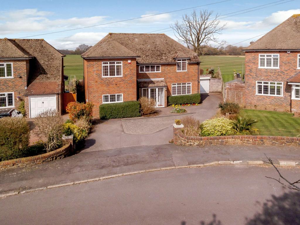 Pitfield Drive, Meopham, Gravesend 4 bed detached house £875,000