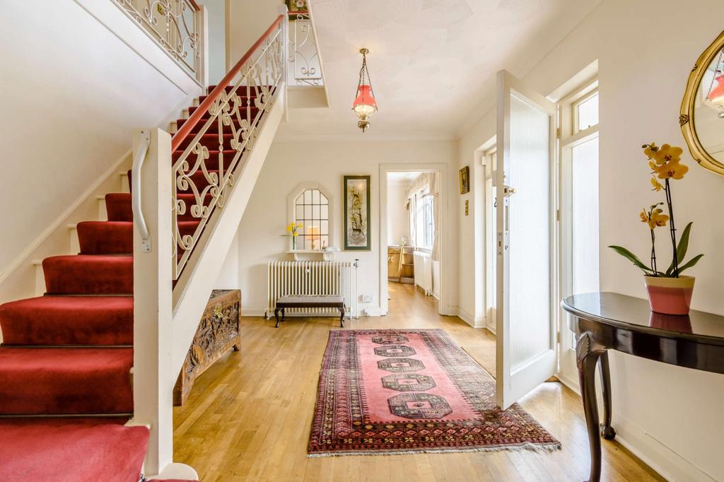 Pitfield Drive, Meopham, Gravesend 4 bed detached house £875,000