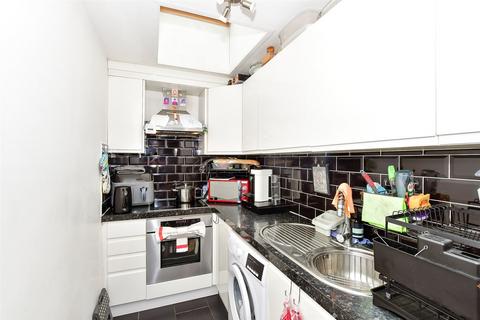 2 bedroom flat for sale, High Street, Dorking, Surrey