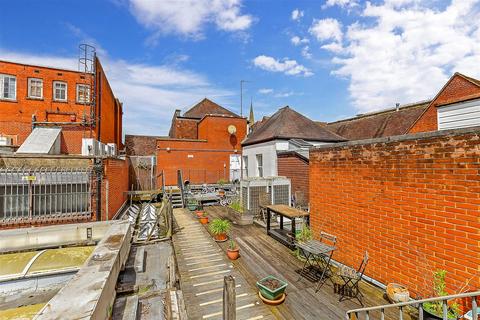 2 bedroom flat for sale, High Street, Dorking, Surrey