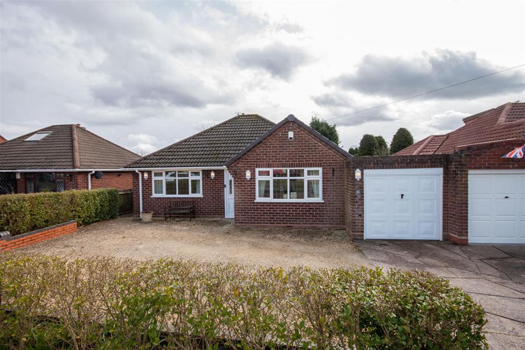Norton Hall Lane, Norton Canes, Cannock, WS11 9PG 3 bed detached