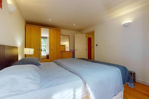1 bedroom flat to rent, Lexham Gardens, Kensington