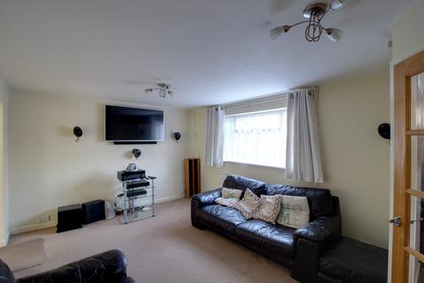 undefined, Hardy Close, Crawley RH10