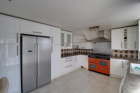 undefined, Hardy Close, Crawley RH10