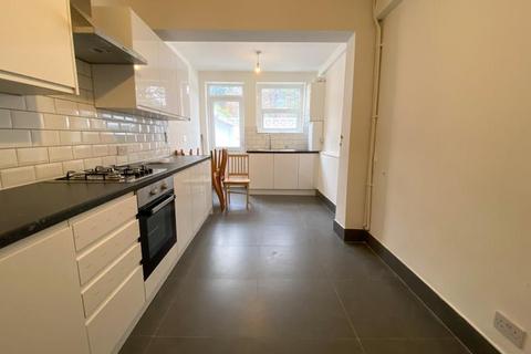 3 bedroom terraced house to rent, Roslyn Road, Tottenham, N15