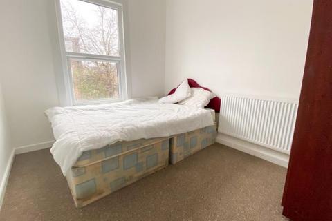 3 bedroom terraced house to rent, Roslyn Road, Tottenham, N15