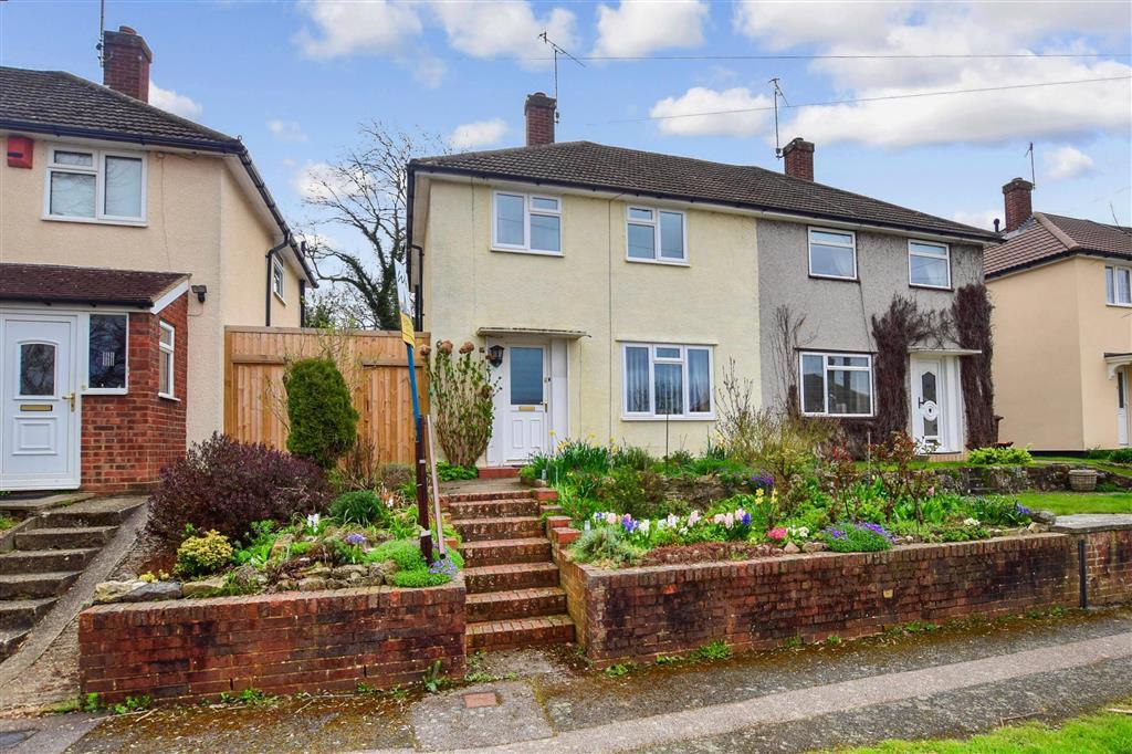 Hunt Road, Tonbridge, Kent 2 bed semidetached house £275,000