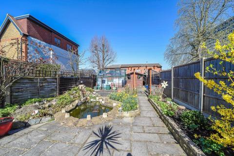 19 Cambridge Road, New Malden, KT3 3QE
