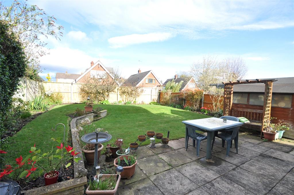 Somerford Road, Broughton, CH4 3 bed bungalow £240,000