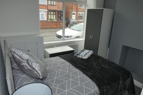 4 bedroom house share to rent - Cotesheath Street, Hanley, Stoke-on-Trent,ST1 3JB