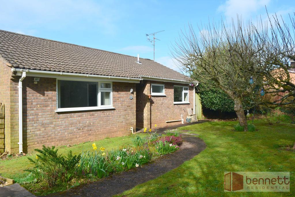 Barn Meads Road, Wellington 3 bed bungalow £925 pcm (£213 pw)
