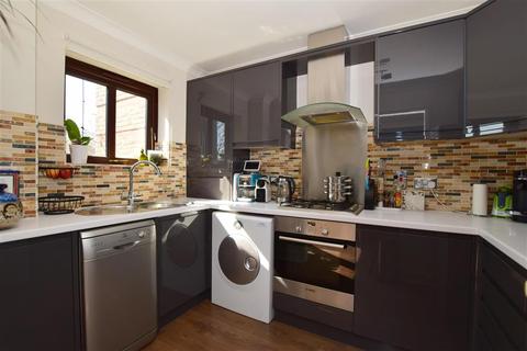 42 Semple Gardens, Chatham, ME4 6QD