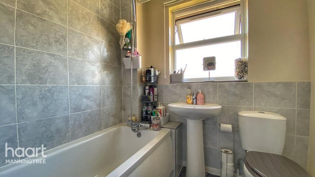 Nash Close, Lawford Dale, Manningtree, Essex 1 bed end of terrace house