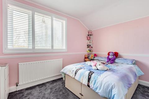 107 Ridgeway Drive, Bromley, BR1 5DB