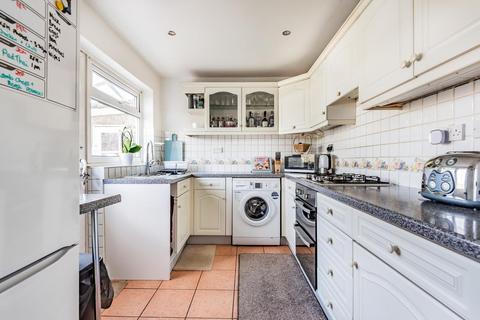 107 Ridgeway Drive, Bromley, BR1 5DB